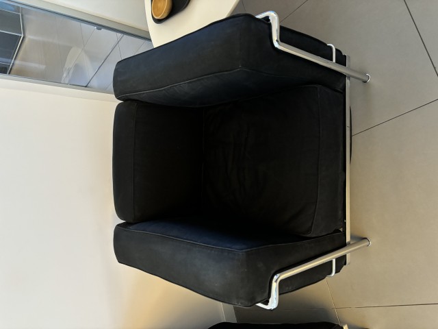 Divano e 2 poltrone Le Corbusier LC2 per Cassina 