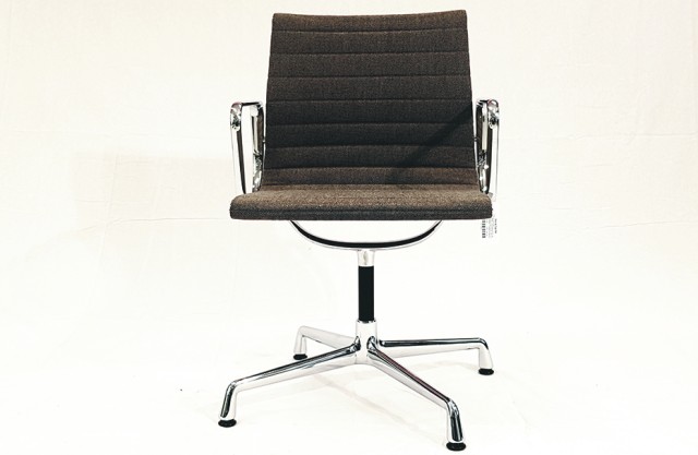 VITRA Sedia Aluminium EA 103