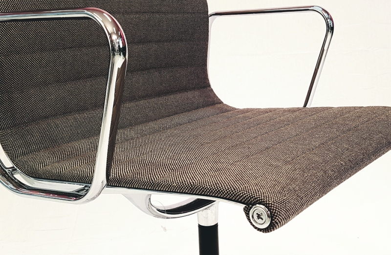 VITRA Sedia Aluminium EA 103