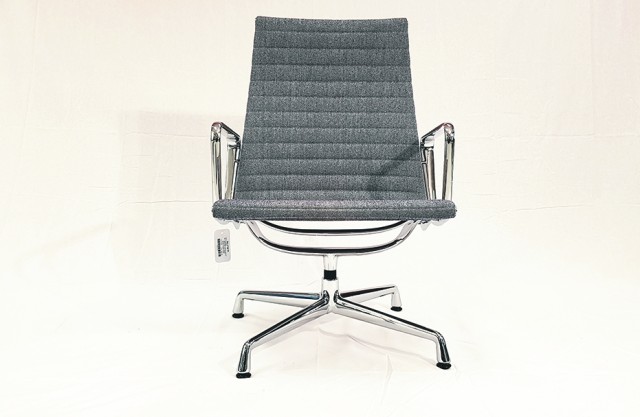 VITRA Sedia Aluminium EA 116